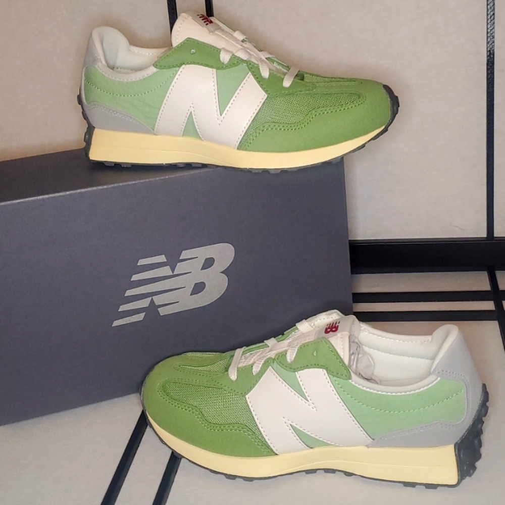 New Size 5 1/2 U.S. Kids New Balance GS327RB Chive Sneakers (Green/Grey)